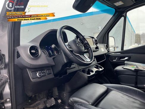 Used 2024 Mercedes-Benz Sprinter 2500 w/ Parking Package image 12