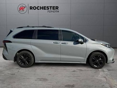 Certified 2024 Toyota Sienna XLE Woodland Edition AWD/4WD image 38