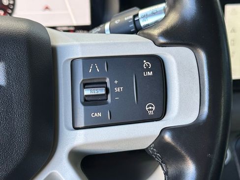 Used 2020 Land Rover Defender 110 First Edition image 39