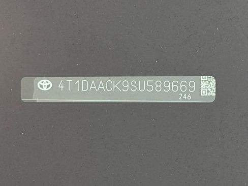 Used 2025 Toyota Camry LE image 21