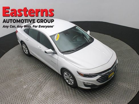 Used 2023 Chevrolet Malibu LT image 3