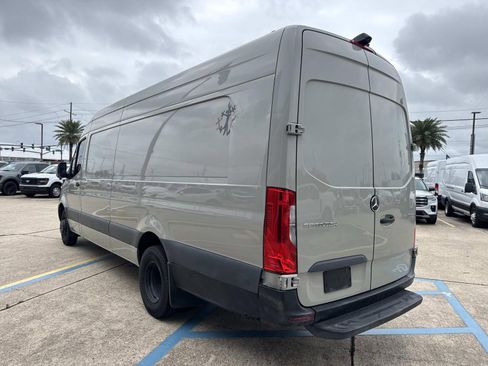 Used 2023 Mercedes-Benz Sprinter 3500 image 7