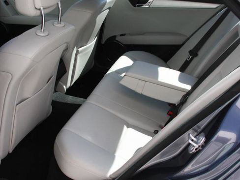 Used 2009 Mercedes-Benz C 300 4MATIC Sedan image 35