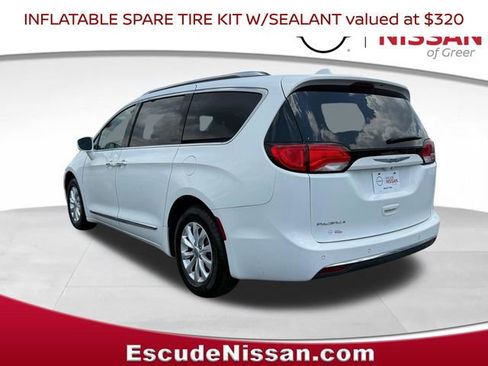 Used 2019 Chrysler Pacifica Touring-L FWD image 5