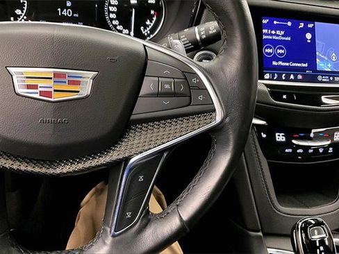 Used 2024 Cadillac XT5 Sportv image 25