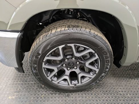 Used 2026 RAM 1500 Laramie AWD/4WD image 8