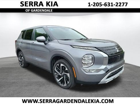 Used 2024 Mitsubishi Outlander SE FWD image 1
