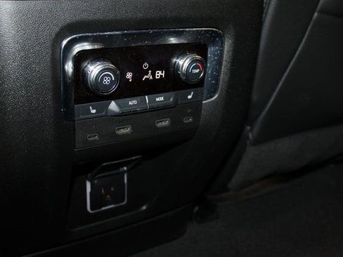 Used 2025 GMC Yukon Denali w/ Advanced Technology Package image 13