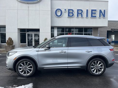 Used 2022 Lincoln Corsair FWD w/ Premium Package image 2