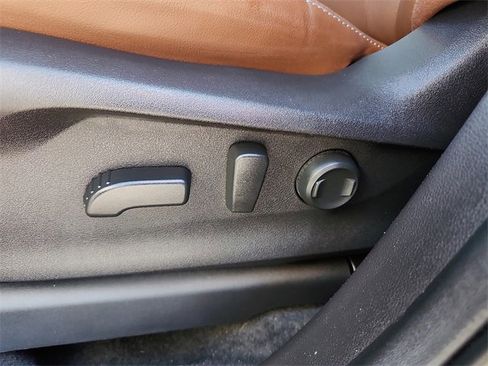 Used 2019 Subaru Ascent Touring w/ Popular Package #3 image 14