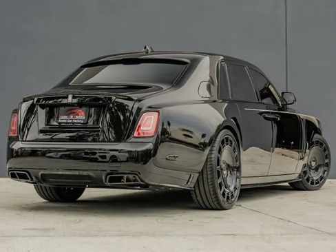 Used 2024 Rolls-Royce Phantom Sedan image 7