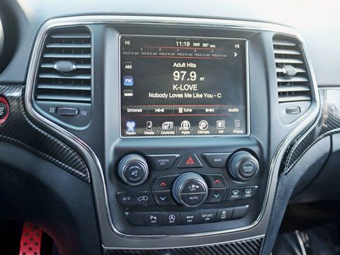 Used 2017 Jeep Grand Cherokee Altitude AWD/4WD image 21