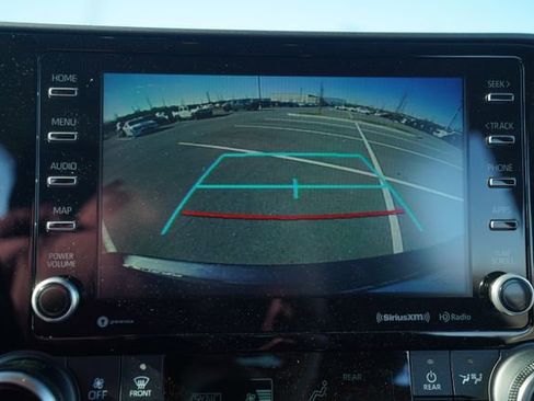 Used 2021 Toyota Highlander XLE image 32