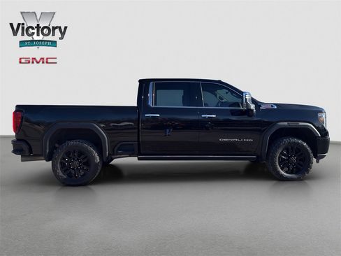 Used 2023 GMC Sierra 3500 Denali w/ Denali Black Diamond Edition image 15