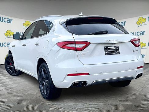 Used 2018 Maserati Levante GranLusso image 4