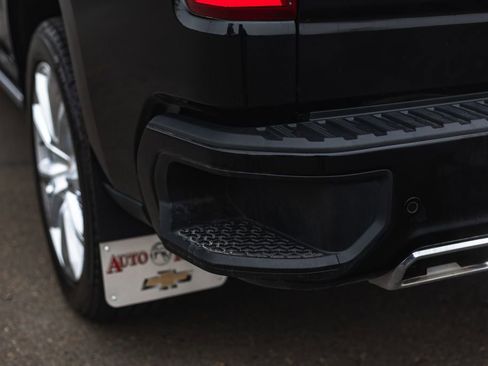 Used 2023 Chevrolet Silverado 1500 High Country w/ High Country Premium Package image 17