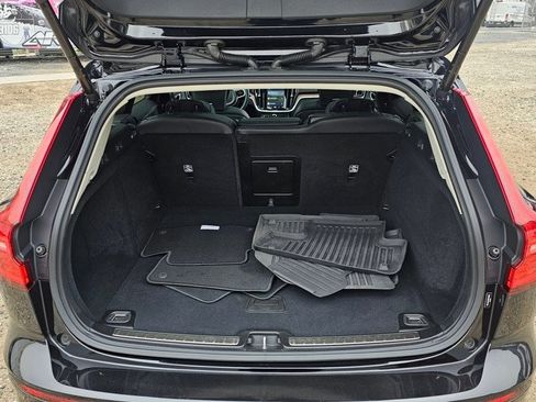 Certified 2024 Volvo V60 B5 Cross Country Plus image 7