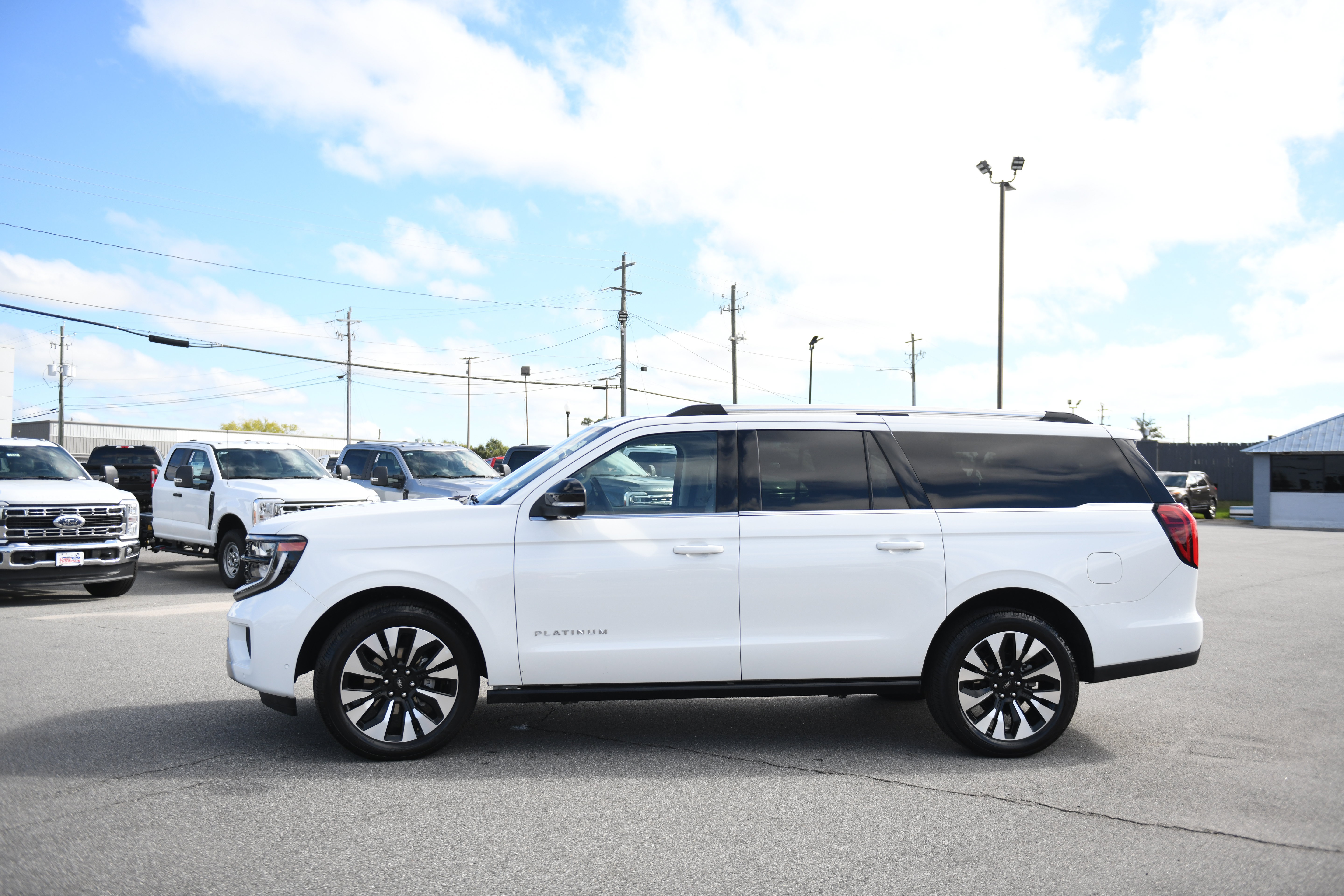 Used 2025 Ford Expedition Max Platinum w/ Driver's Package AWD/4WD image 5