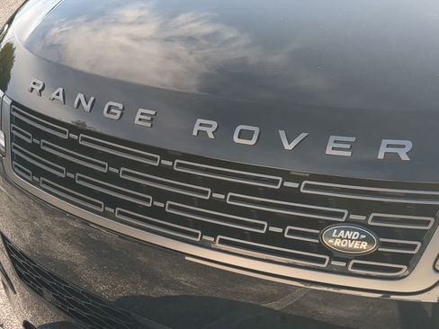Certified 2025 Land Rover Range Rover Sport AWD/4WD image 13