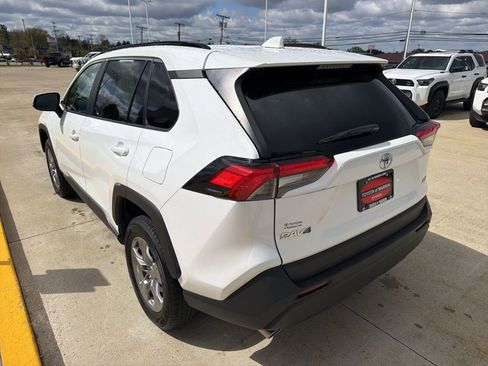 Used 2024 Toyota RAV4 XLE FWD image 7