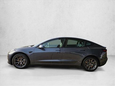 Used 2022 Tesla Model 3 Long Range AWD/4WD image 8