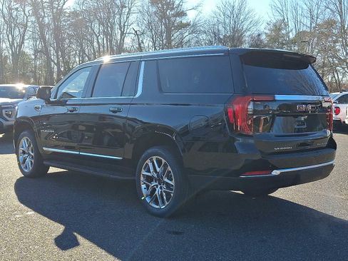 New 2026 GMC Yukon XL Elevation image 3
