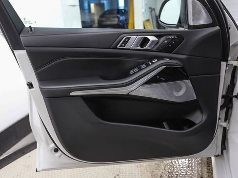 Used 2024 BMW X7 xDrive40i w/ Executive Package image 9