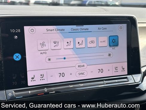 Used 2025 Volkswagen Atlas SE image 24