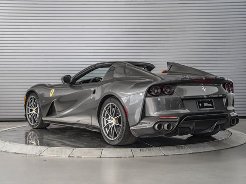 Used 2023 Ferrari 812 GTS RWD image 3