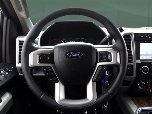 Used 2017 Ford F250 Lariat w/ Lariat Value Package image 18