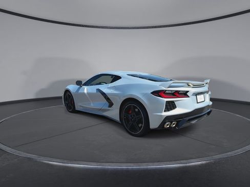 Used 2021 Chevrolet Corvette Stingray Coupe w/ Z51 Performance Package RWD image 6