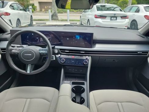 Used 2024 Hyundai Sonata SEL w/ Convenience Package FWD image 12