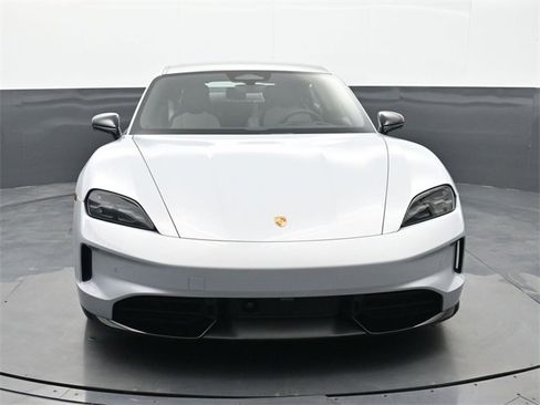 New 2026 Porsche Taycan image 27