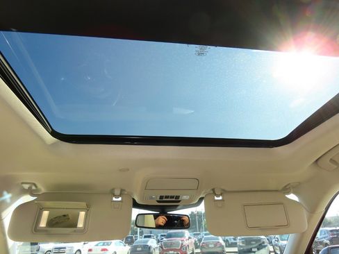 Used 2022 Ford Explorer Platinum w/ Equipment Group 601A image 23