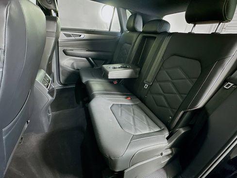 Used 2025 Volkswagen Atlas Cross Sport SE image 25