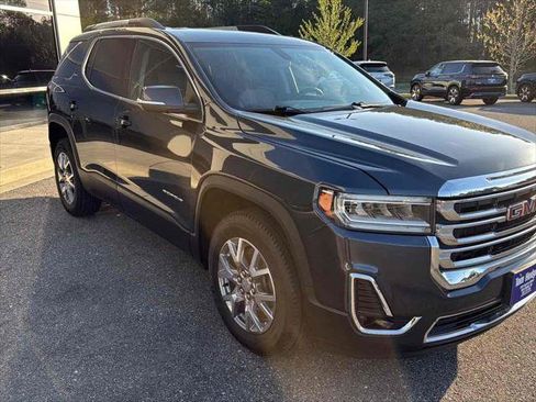 Used 2020 GMC Acadia SLT AWD/4WD image 3