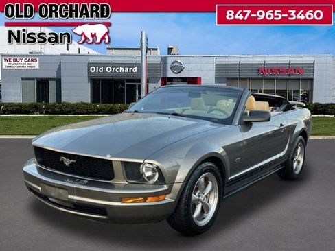 Used 2005 Ford Mustang Convertible image 1