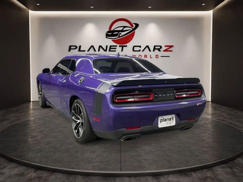 Used 2016 Dodge Challenger R/T Scat Pack w/ Leather Interior Group RWD image 3