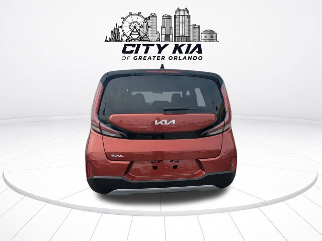 Used 2025 Kia Soul LX FWD image 5