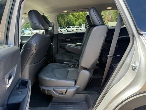 Used 2026 Toyota Grand Highlander AWD image 15