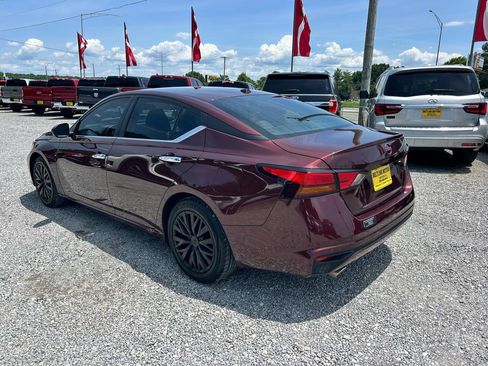 Used 2024 Nissan Altima 2.5 SV FWD image 19