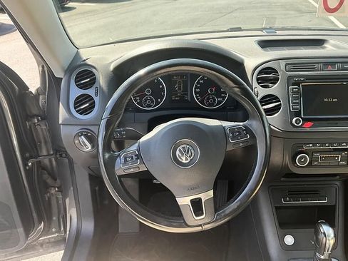 Used 2012 Volkswagen Tiguan SEL AWD/4WD image 32