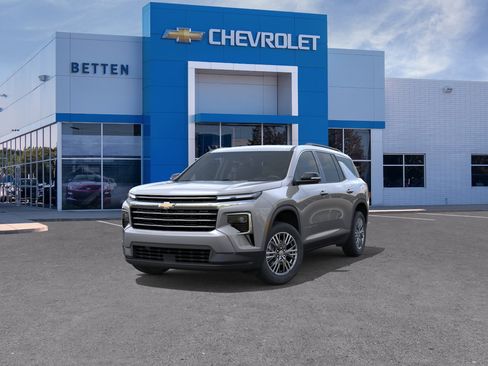 New 2026 Chevrolet Traverse LT w/ Driver Confidence Package AWD/4WD image 8