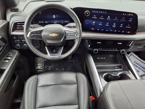 Used 2025 Chevrolet Tahoe LT AWD/4WD image 3