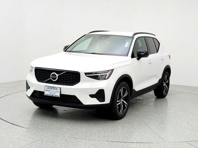 New 2026 Volvo XC40 B5 Core w/ Climate Package