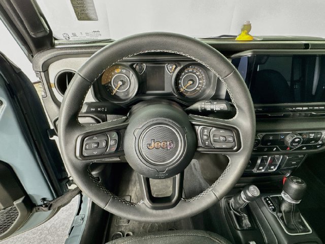 Used 2025 Jeep Wrangler Sport AWD/4WD image 15