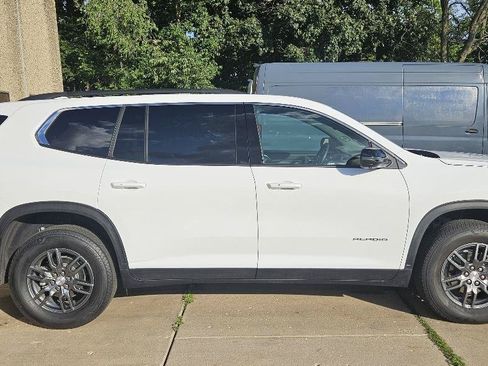 Used 2026 GMC Acadia Elevation FWD image 8