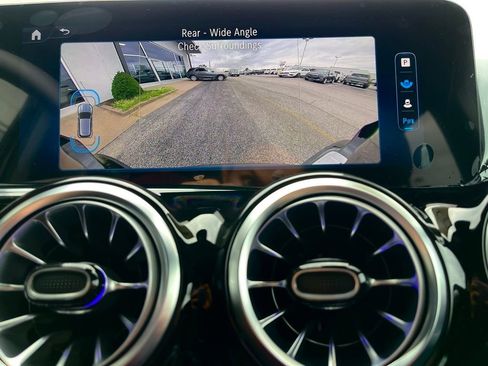 Used 2025 Mercedes-Benz GLA 250 4MATIC image 55