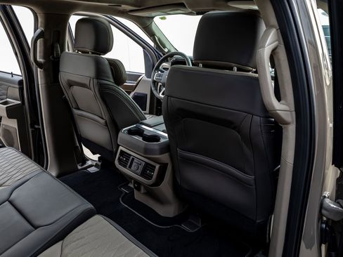 Used 2026 Ford F250 Platinum w/ Platinum Plus Package image 33