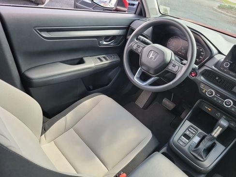 Used 2024 Honda CR-V EX image 3